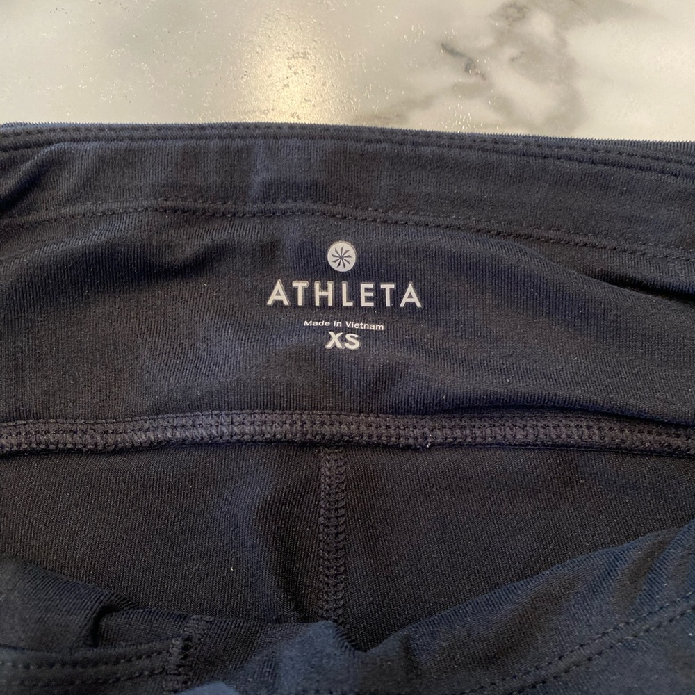 Athleta  crop leggings, Capri style leggings workout pants - Picture 11 of 16